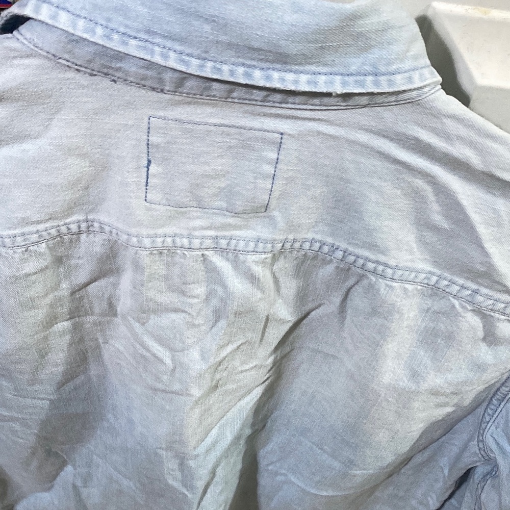 Hollister Denim Shirt- size small - Picture 4 of 5